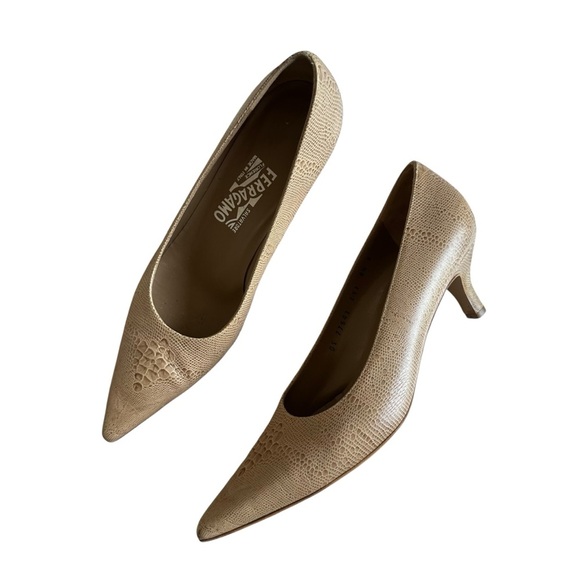 Salvatore Ferragamo Giusy Beige Lizard Print Leather Kitten Heel Pumps Size 8,5 - Picture 1 of 12